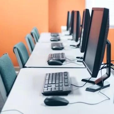 Au fost depuse oferte pentru 6 loturi din cadrul proiectului PNRR de dotare a unităților de învățământ din Oradea