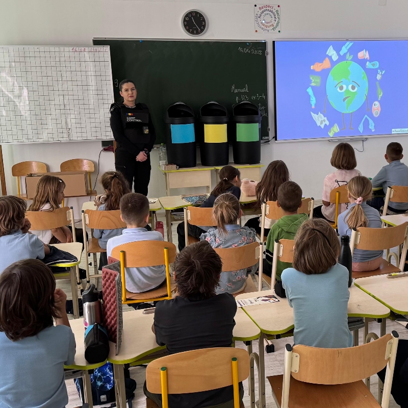 Polițiștii locali din Baia Mare îi învață pe cei mici să protejeze mediul înconjurător
