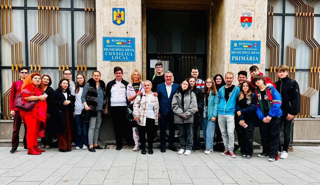 Voluntarii de la ,,Săptămâna Europeană a Sportului” la Deva au fost premiați astăzi de către municipalitate