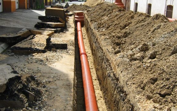 Rețelele de apă și canalizare vor fi înlocuite pe 12 străzi din oraș