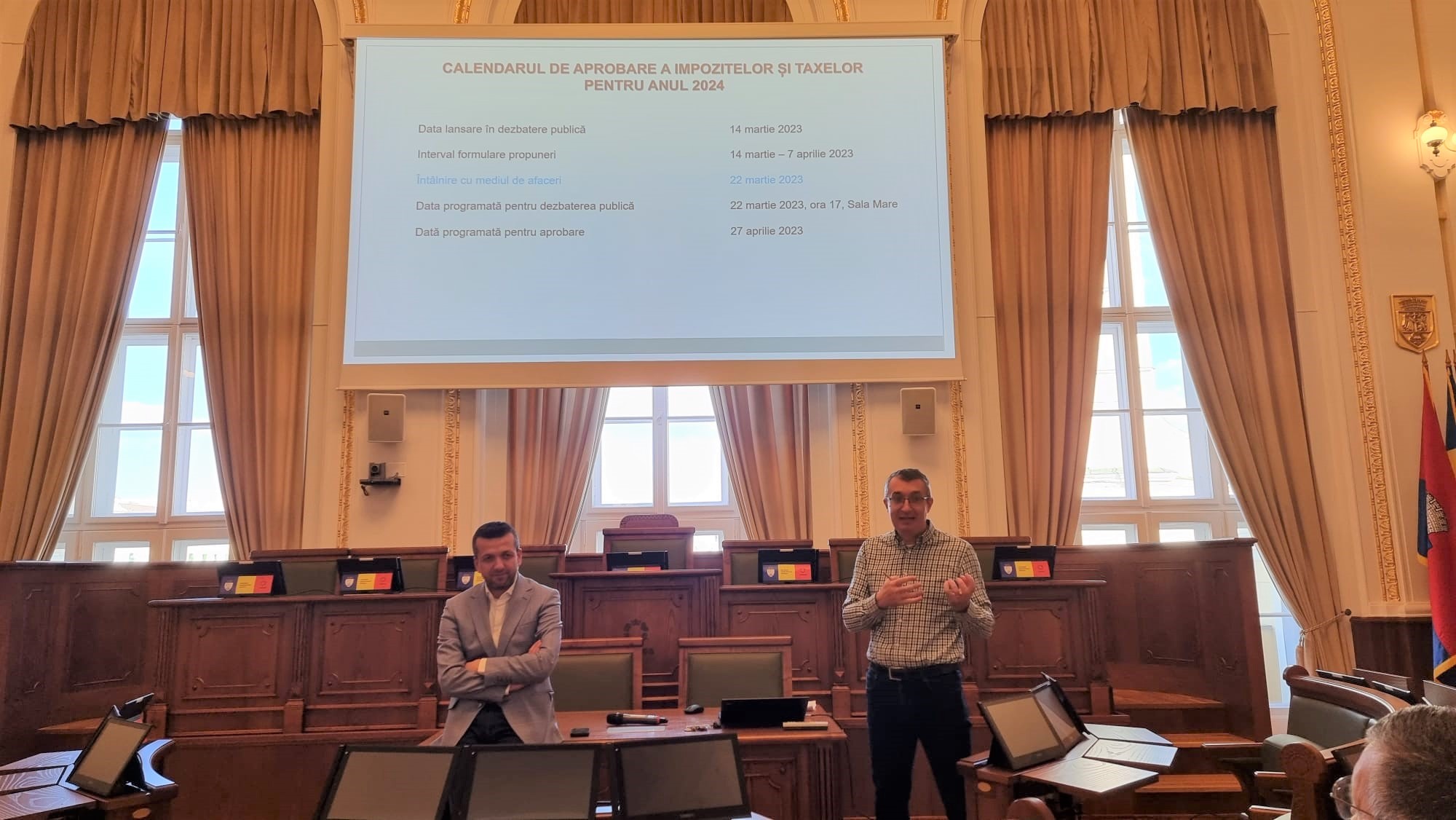 Impozitele și taxele locale pentru anul 2024, dezbătute cu mediul de afaceri și orădenii
