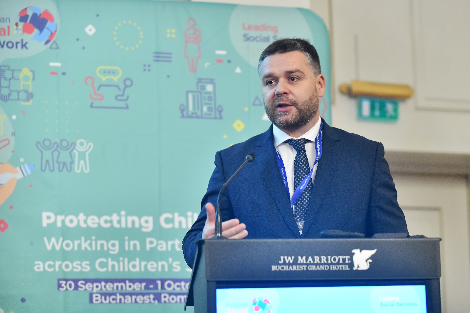 Cum ajutăm copiii defavorizați: Cel mai mare seminar european despre protecția copilului, organizat în aceste zile de Sectorul 6. Este o premieră pentru România!