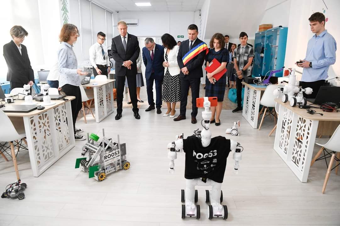 Învățare cu roboței și prin realitate virtuală.  Laboratoare inteligente, de 9,5 milioane de lei, în toate liceele din  Sectorul 6