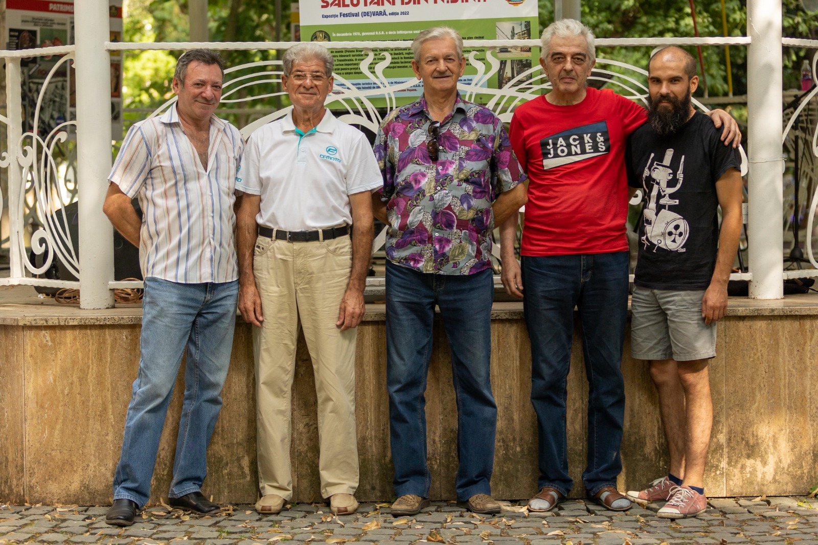 Concert live pe platoul din fața Centrului Cultural ,,Drăgan Muntean” Deva – miercuri, 11 octombrie 2023, de la ora 17:00