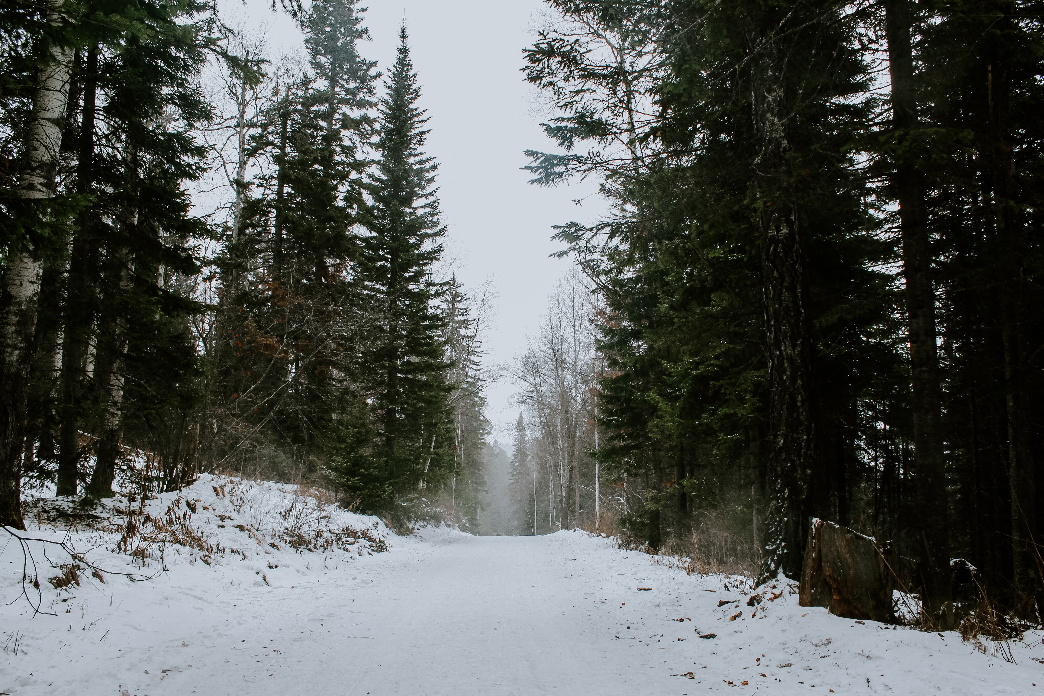 Circulație rutieră închisă pe drumuri județene în sezonul rece