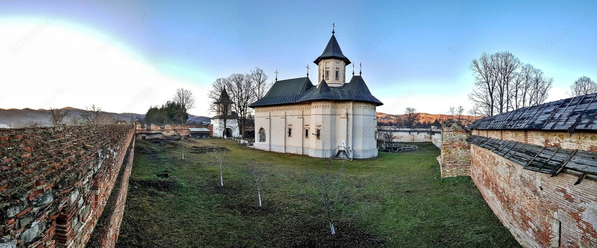 Sprijin din partea Consiliului Județean pentru reabilitarea Mănăstirii Mera și a  Bisericii de lemn din Străoane