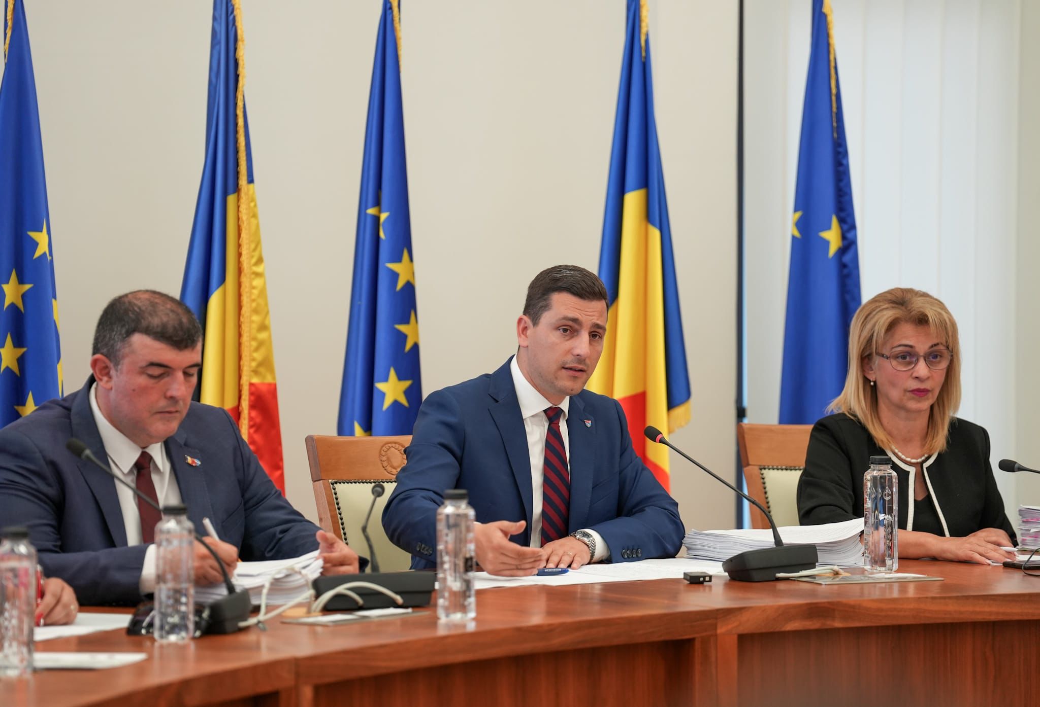 IONEL BOGDAN: ACHIZIȚIONĂM 31 DE MICROBUZE ELECTRICE PENTRU TRANSPORTUL ELEVILOR DIN MARAMUREȘ