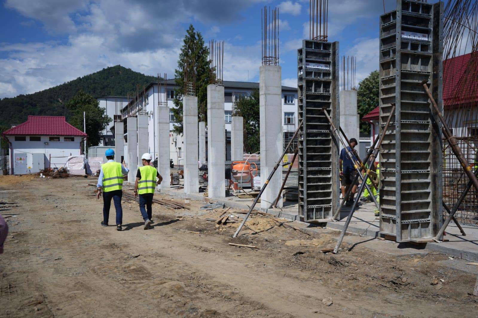 Lucrările pentru construirea noului ambulatoriu integrat avansează în ritm alert