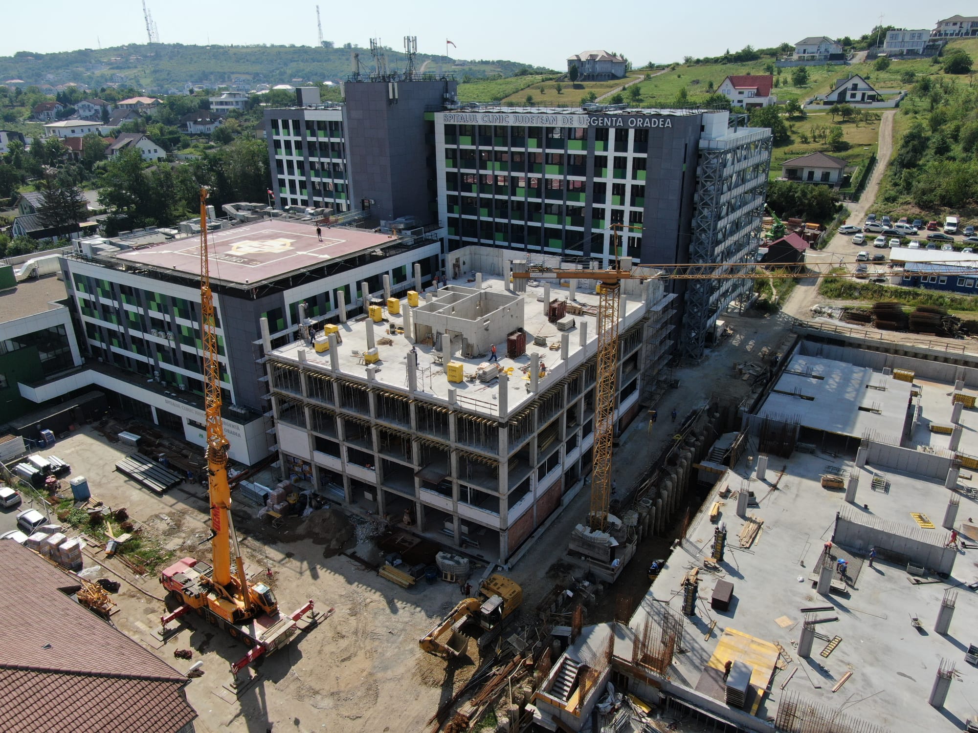 Se lucrează la foc continuu pe șantierul viitorului ambulatoriu din Oradea