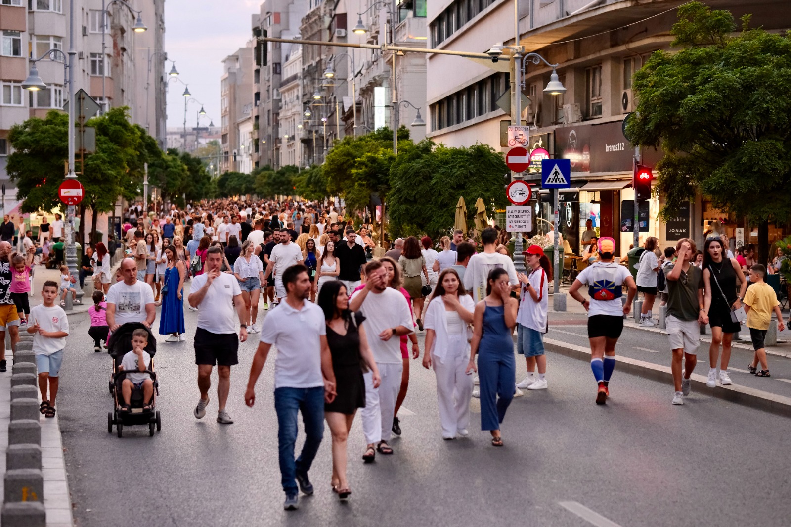 UN NOU WEEKEND RECREATIV LA „STRĂZI DESCHISE, BUCUREȘTI – PROMENADĂ URBANĂ”