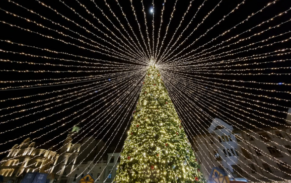 Vineri, 2 decembrie, se aprinde iluminatul festiv