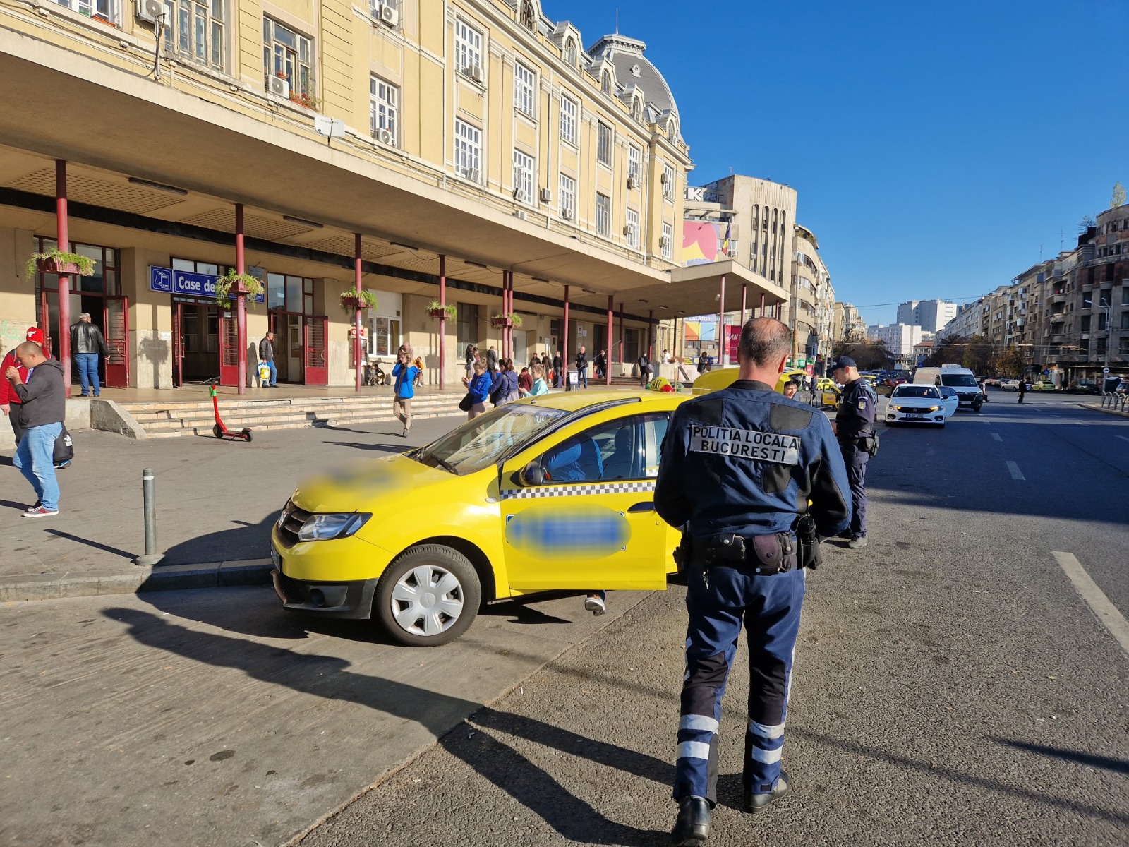 Amenzi de 54.000 de lei pentru nerespectarea regulilor de acces în Capitală a autovehiculelor de mare tonaj și încălcarea legii taximetriei