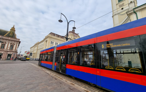 A fost aprobat proiectul pentru achiziția prin PNRR a șapte tramvaie și 45 de stații de încărcare electrice