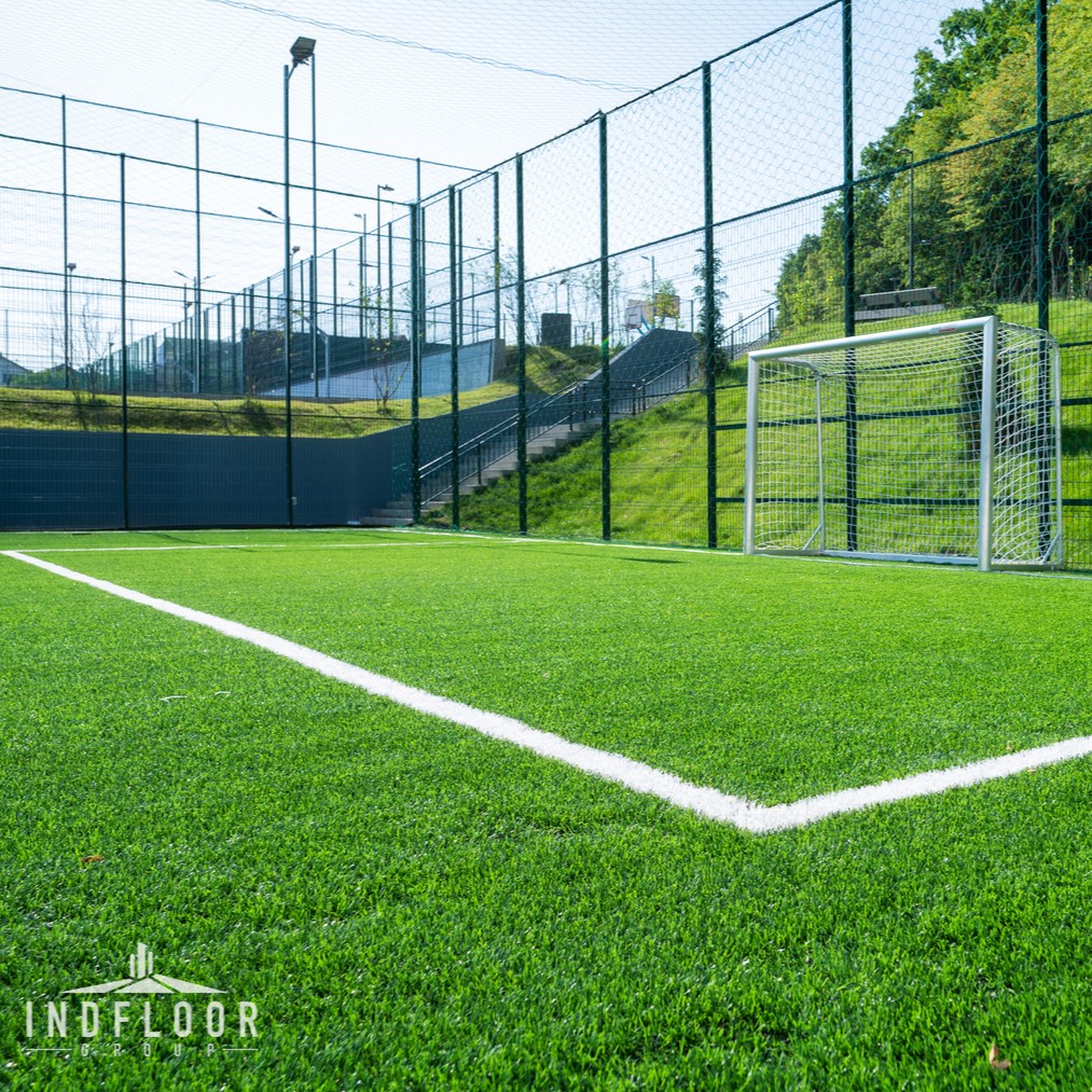 GAZON SINTETIC PENTRU TERENURI DE SPORT - LIVRARE DIN STOC