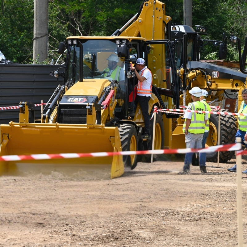 Școala Operatorilor anunță noi sesiuni de curs pentru viitorii maeștri ai utilajelor de construcții