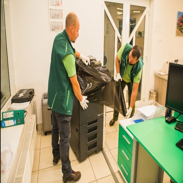 Servicii de manipulare si mutarii