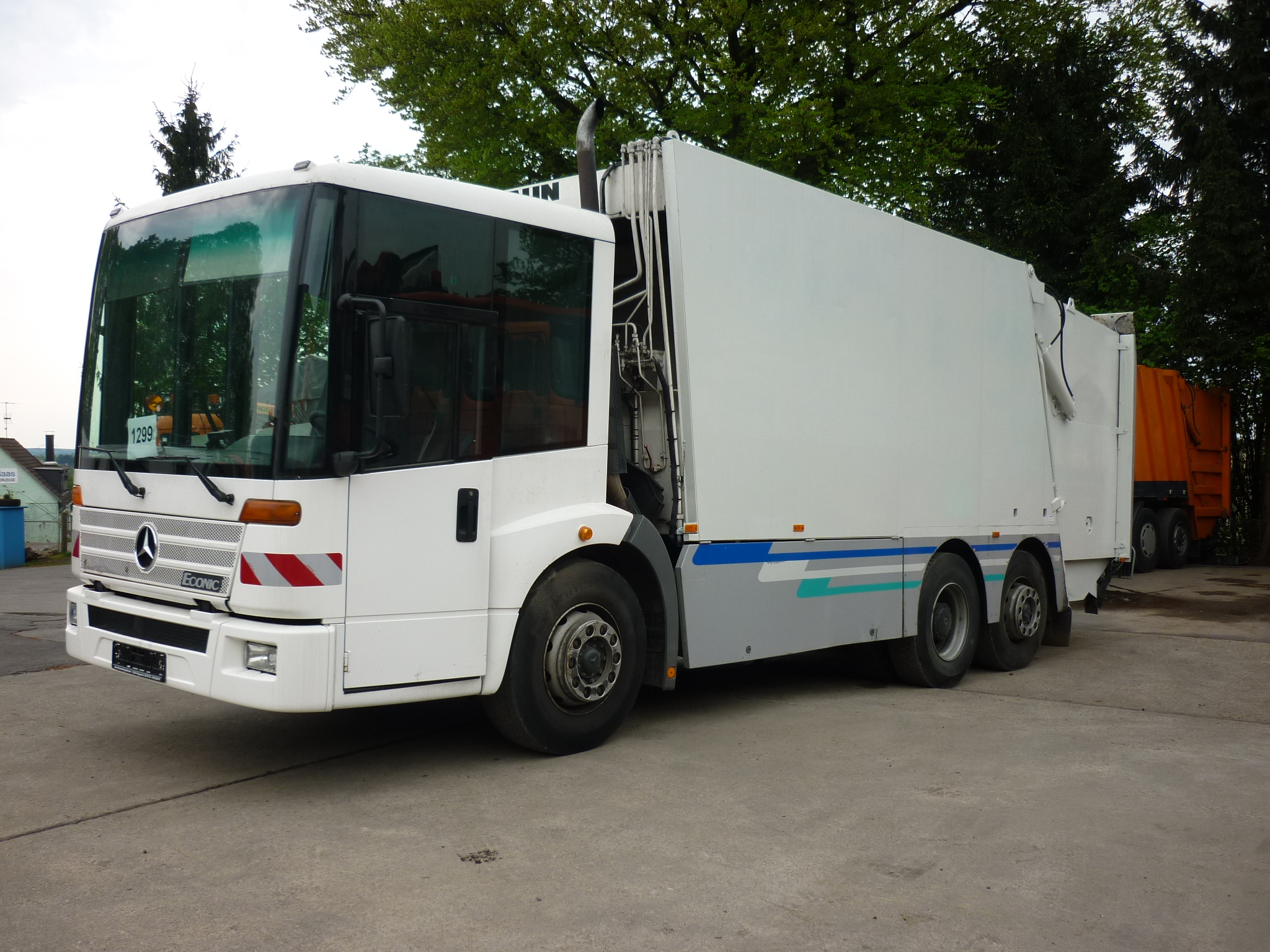 GUNOIERA MERCEDES CU ECHIPAMENT FAUN