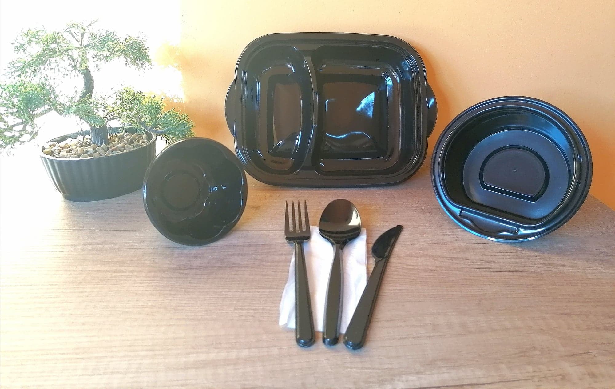 Tacâmuri, paie / Egyszerhasználatos evőeszközök, Szívószálak