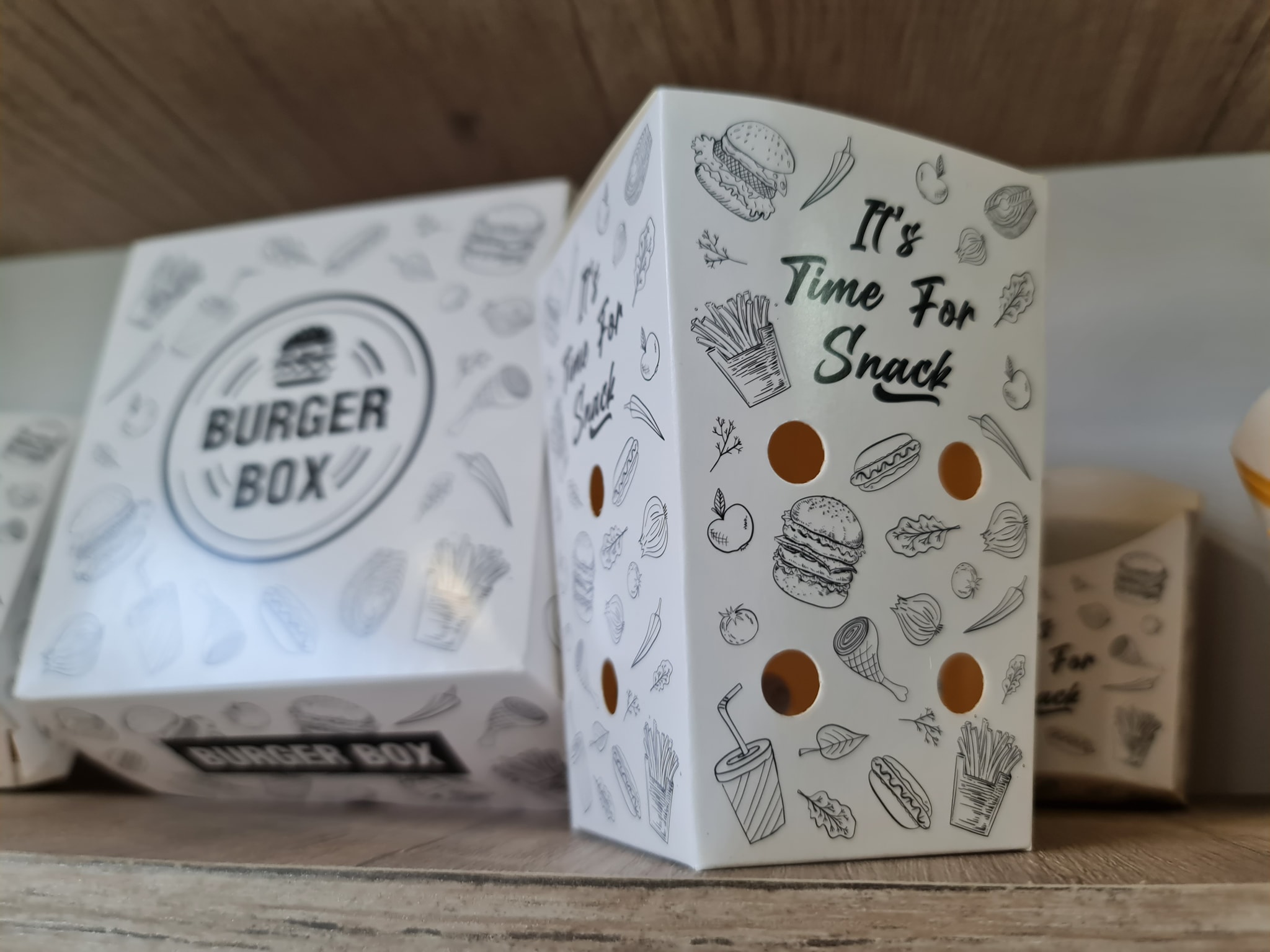 Cutii - Carton Urban / Városi kartondobozok