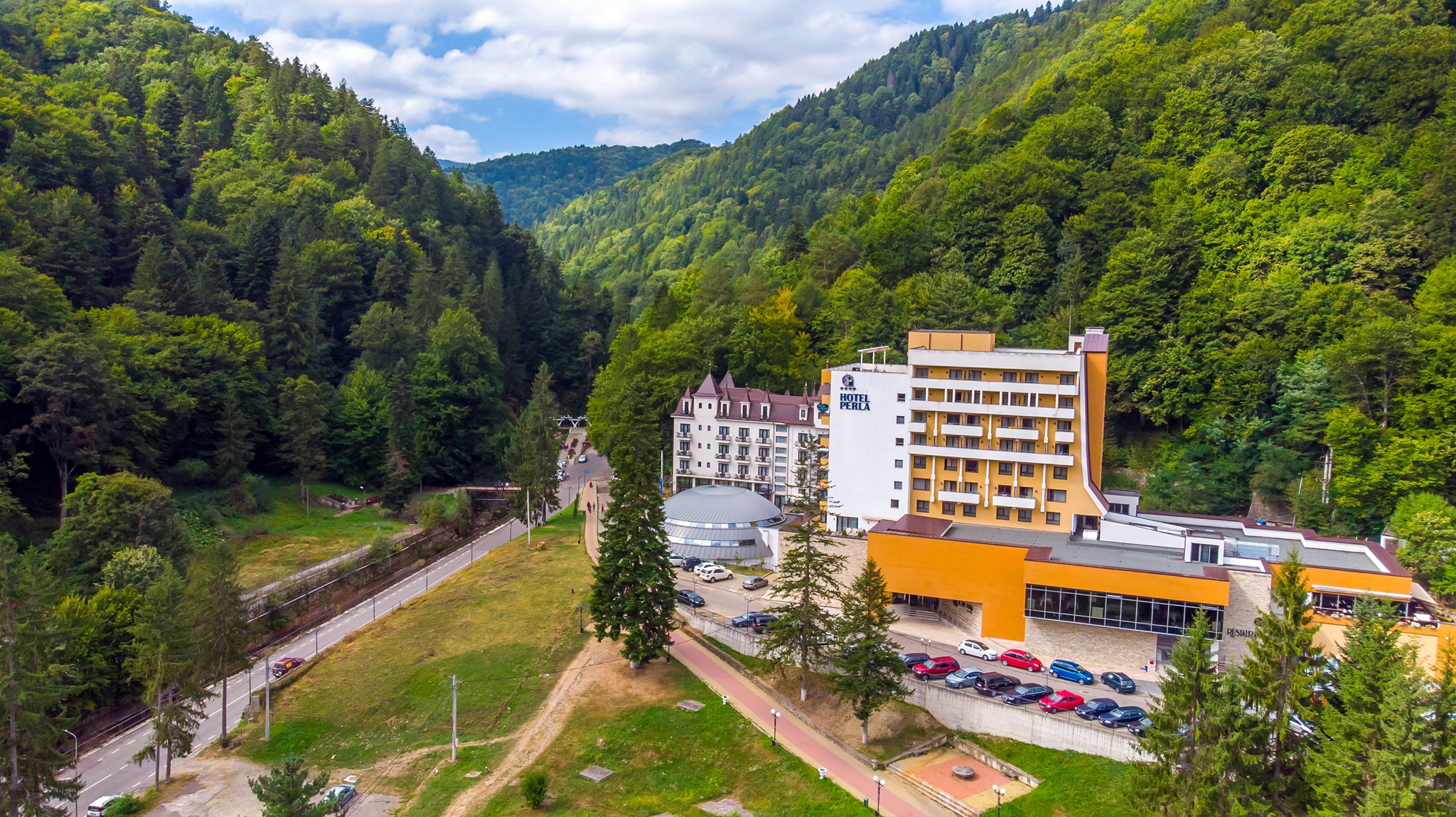 SLĂNIC MOLDOVA - HOTEL PERLA****/***