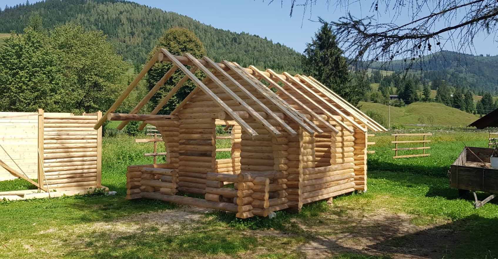 Foișoare și cabane din lemn rotund