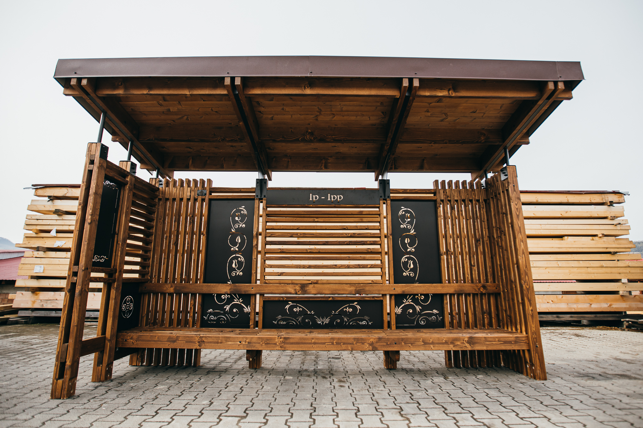 Stație de așteptare autobuz Folkstop - Tip 2 învelit cu tablă prefălțuită