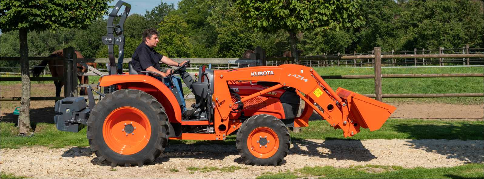 Tractor municipal Kubota L1421