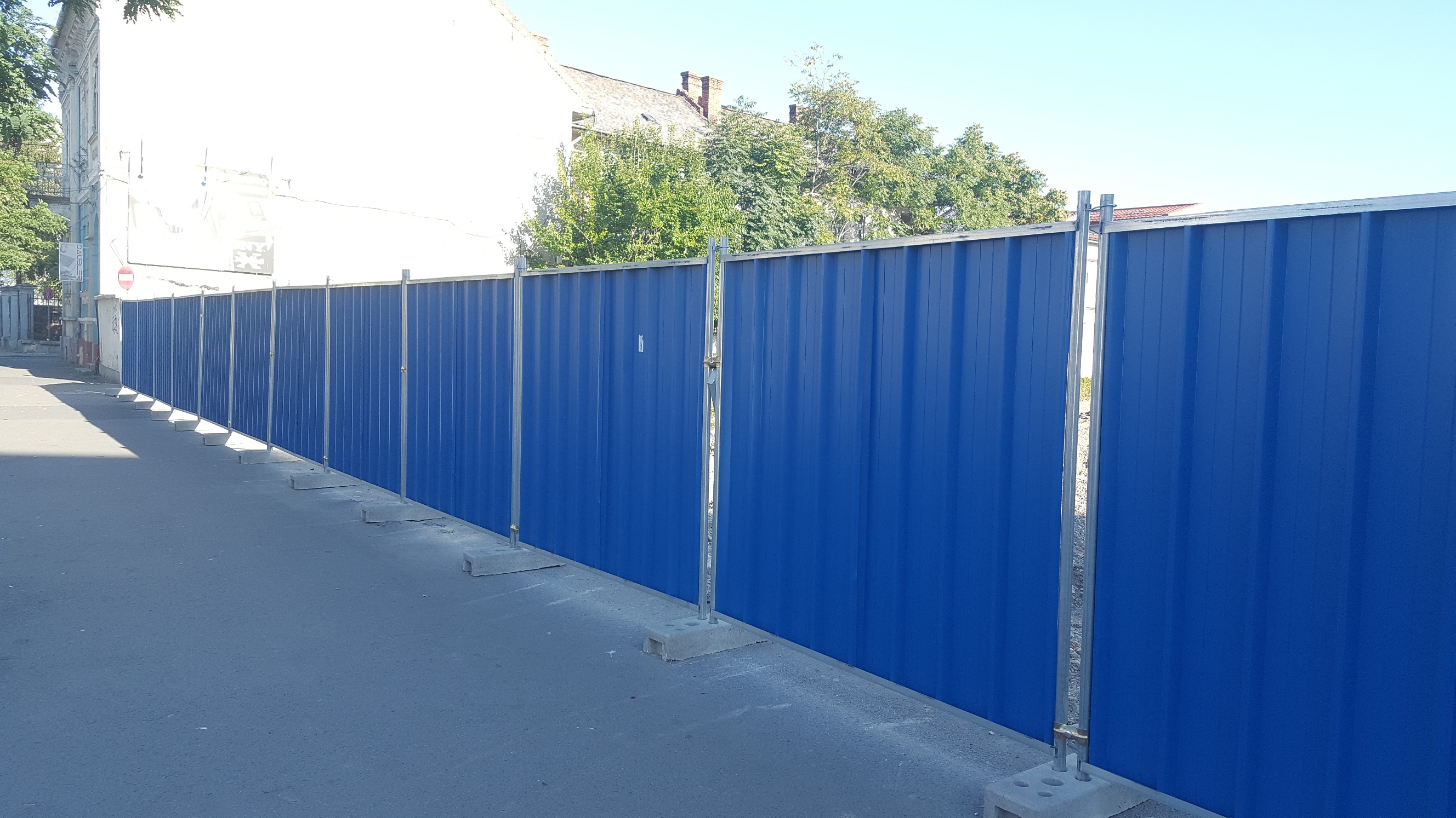 Gard mobil opac delimitare organizare de santier, gard provizoriu opac