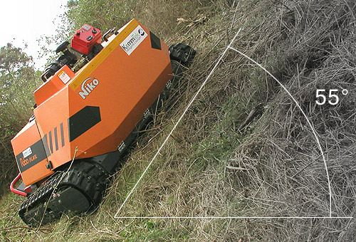 Robot șenilat pentru curățat vegetația pe suprafețe in pante mari (55°) - Rapid ROBOFLAIL One