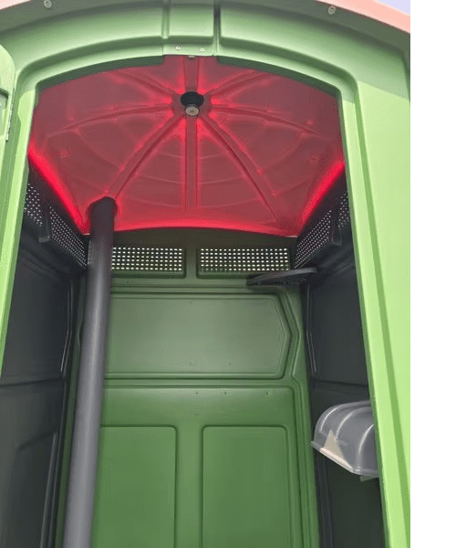 Lampă solară cu senzori – Iluminat automat pentru toalete ecologice